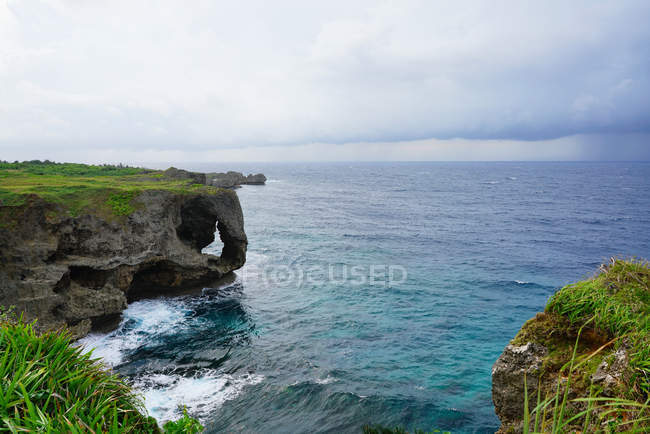 Vista panorámica del cabo Manzamo, Okinawa, Japón - foto de stock