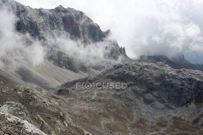 Vista panorâmica das montanhas Picos de Europa, Cabrales, Astúrias, Espanha — Fotografia de Stock