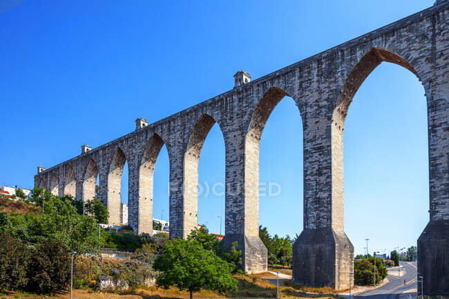 Aqueduc des eaux libres à Lisbonne, Portugal — Photo de stock