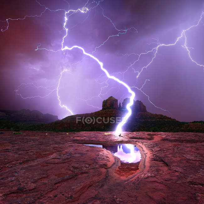 Scenic view of Lightning over Slick Rock Cliff, Sedona, Arizona, America, USA — Stock Photo