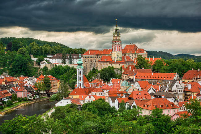 Vista panorâmica da cidade skyline, Cesky Krumlov, República Checa — Fotografia de Stock