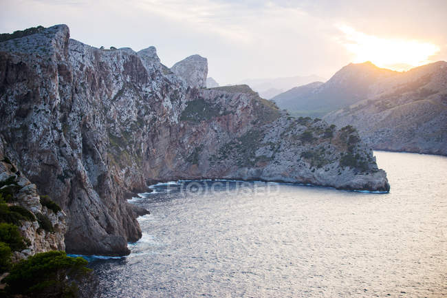Vista panoramica della costa rocciosa, Cap de Formentor, Maiorca, Spagna — Foto stock