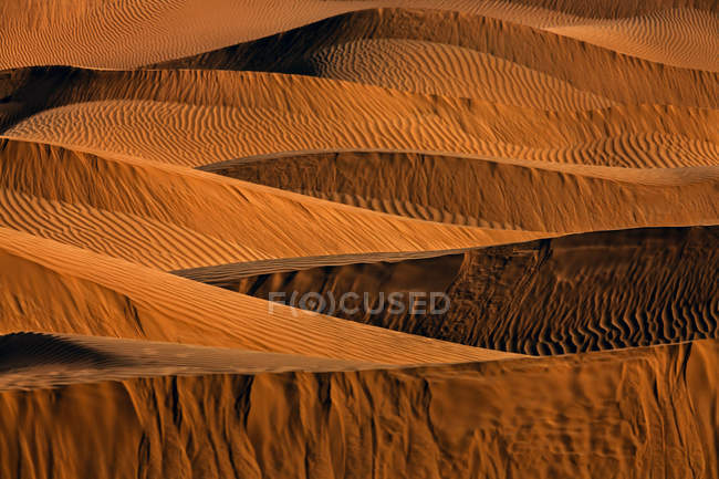 Primer plano de dunas de arena, desierto árabe, Arabia Saudita - foto de stock