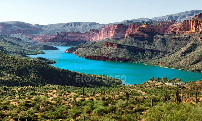 Vista panorâmica do Lago Apache, Arizona, América, EUA — Fotografia de Stock