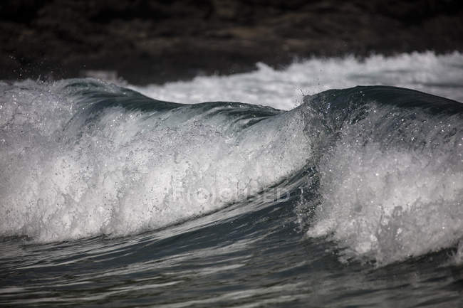 Primo piano della rottura di un'onda, Nuova Zelanda — Foto stock