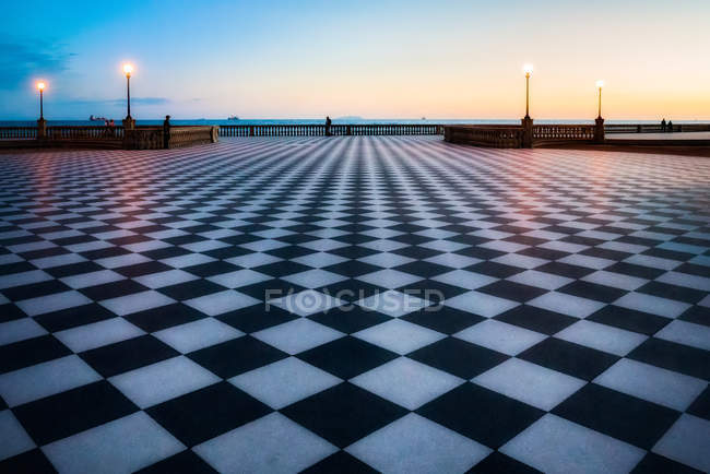 Vista panorámica de la terraza Mascagni, Livorno, Toscana, Italia - foto de stock