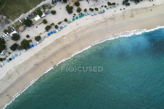 Vista aérea de la playa de Mawun, Lombok, Indonesia - foto de stock