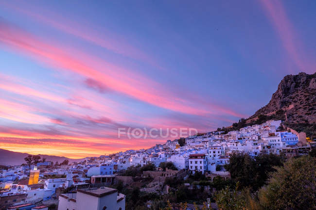 Vista panoramica di Chefchaouen At Sunset, Tangeri-Tetouan, Marocco — Foto stock