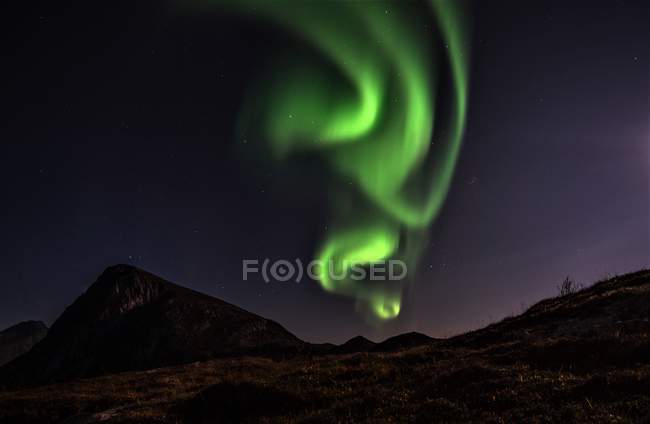 Vista panorámica de majestuosas auroras boreales, Lofoten, Noruega - foto de stock
