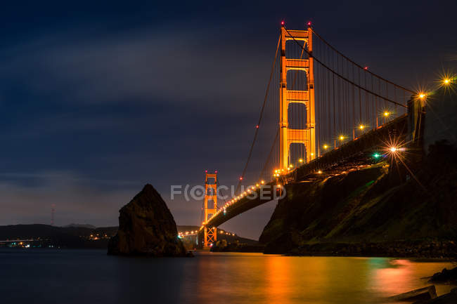 Scenic view of Golden Gate Bridge at night, San Francisco, California, America, USA — Stock Photo