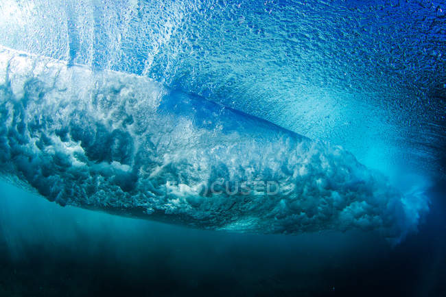 Underwater view of a wave breaking, Hawaii, America, USA — Stock Photo