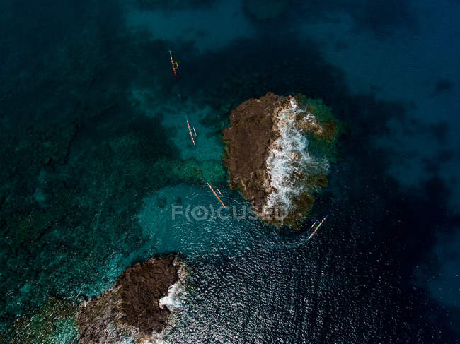 Vista aérea de Outrigger Canoe Race, Waimea Bay, Oahu, Hawaii, America, USA - foto de stock