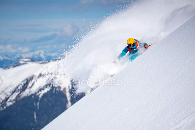Homem em pó Esqui nos Alpes Austríacos, Gastein, Salzburgo, Áustria — Fotografia de Stock