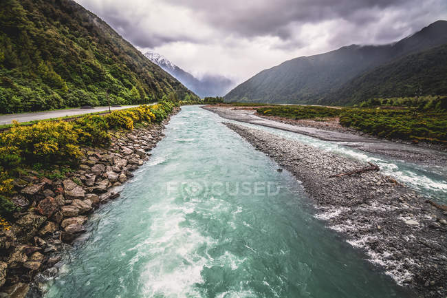Vista panoramica sul fiume Mountain, Isola del Sud, Nuova Zelanda — Foto stock