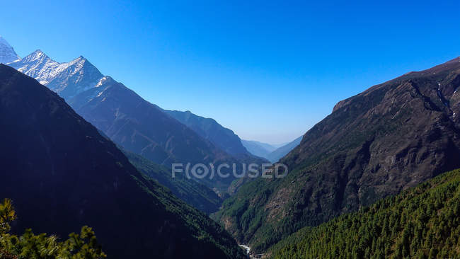 Мальовничий вид на сільських ландшафтів, гір Гімалаї, Непал — стокове фото