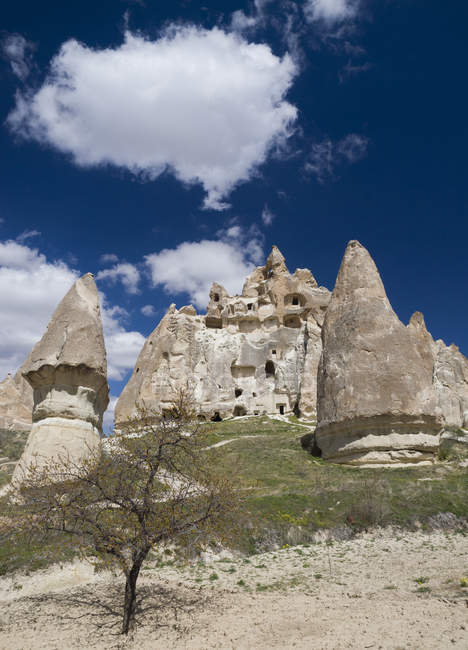 Vue panoramique sur Love Valley, Goreme, Cappadoce, Turquie — Photo de stock