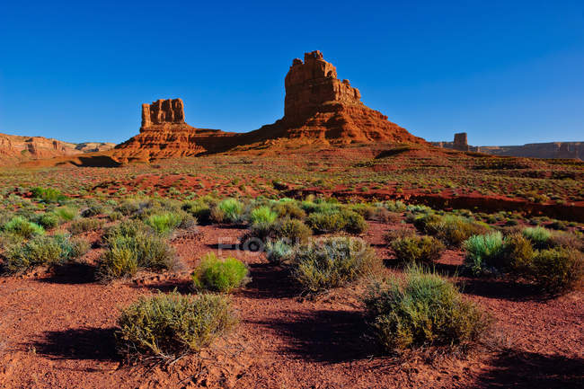 A morning view of Battleship Rock in Utah's Valley of the Gods. — Stock Photo