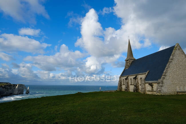 Vista panorâmica do belo edifício da capela — Fotografia de Stock