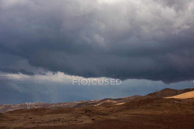 Vista panorámica de la tormenta sobre el desierto de Atacama, Chile - foto de stock