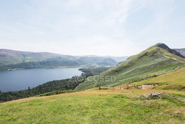 Vue panoramique sur le paysage majestueux cumbria, Angleterre — Photo de stock