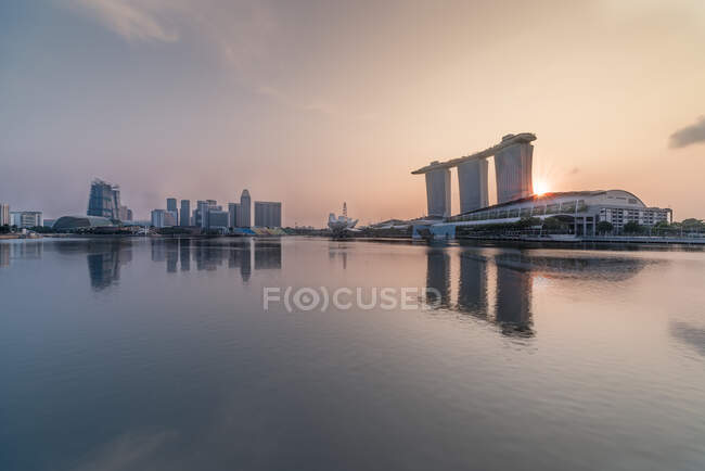 Singapore-circa january 2018, bangkok, asia-architecture of shanghai bund, china — стокове фото