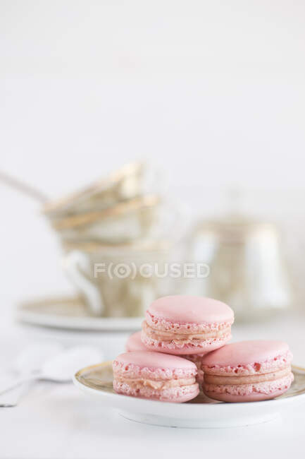 Delicious sweet macaroons on white background — Fotografia de Stock