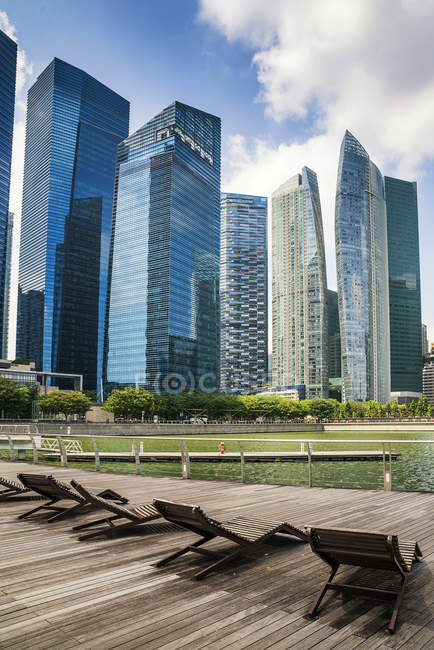 Skyline cidade e passeio à beira-mar, Cingapura — Fotografia de Stock