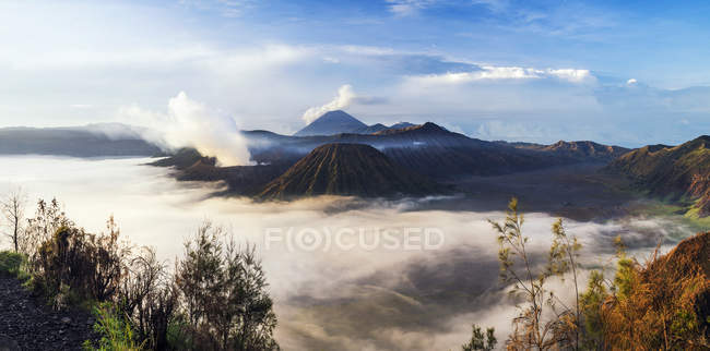 Vue panoramique sur le paysage du mont Bromo, Java Est, Indonésie — Photo de stock