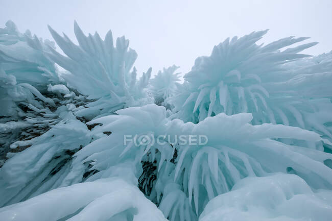 Primo piano estremo dei ghiaccioli, Oblast 'di Irkutsk, Siberia, Russia — Foto stock