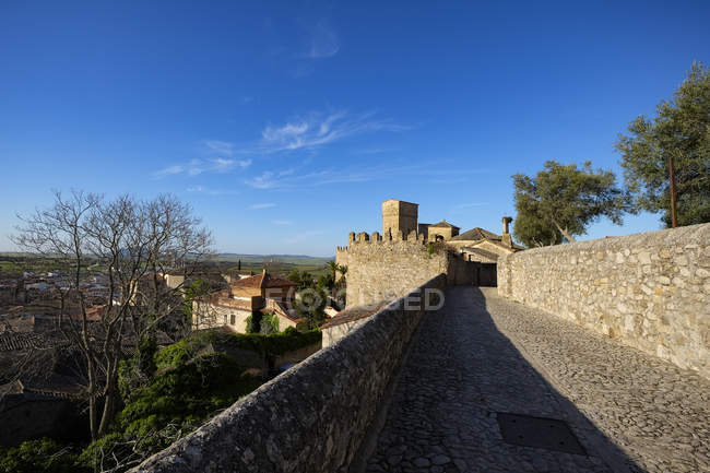Vista panorâmica do bairro histórico na província de Cáceres, na Estremadura Espanha — Fotografia de Stock