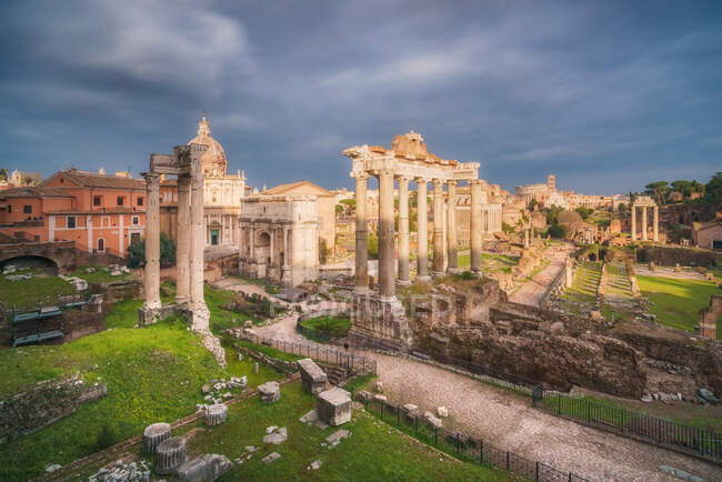 Rome, italy-june 9, 2017: roman forum in the city of verona, sicily, tuscany — Stock Photo