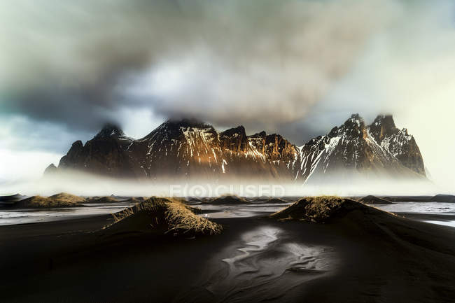 Vue panoramique du Vestrahorn, péninsule de Stokksnes, Islande — Photo de stock