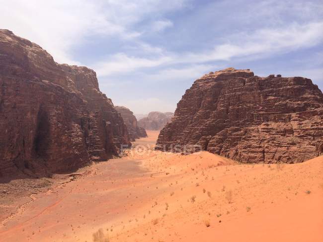 Vista panoramica del paesaggio desertico, Wadi Rum, Giordania — Foto stock