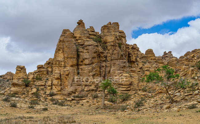 Vue panoramique sur les formations rocheuses, Baga Gazariin Chuluu, Mongolie — Photo de stock