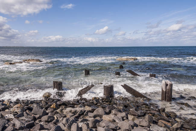 Scenic view of Damaged pier, Cape Leeuwin, Augusta, Western Australia, Australia — Stock Photo