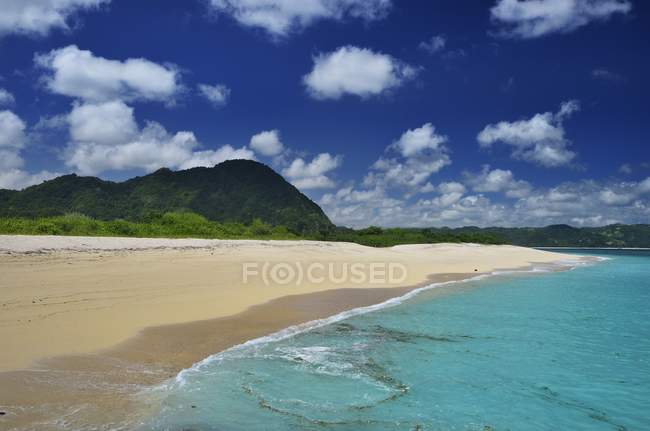 Vista panorámica de la playa de Serangan, Lombok, West Nusa Tenggara, Indonesia - foto de stock