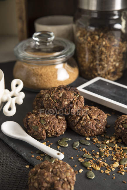 Biscoitos de semente de aveia e abóbora, vista de perto — Fotografia de Stock
