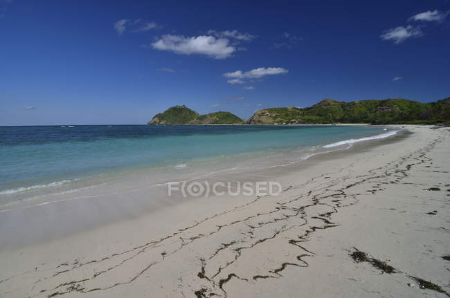 Vista panorámica de la playa de Panggang, Lombok, West Nusa Tenggara, Indonesia - foto de stock