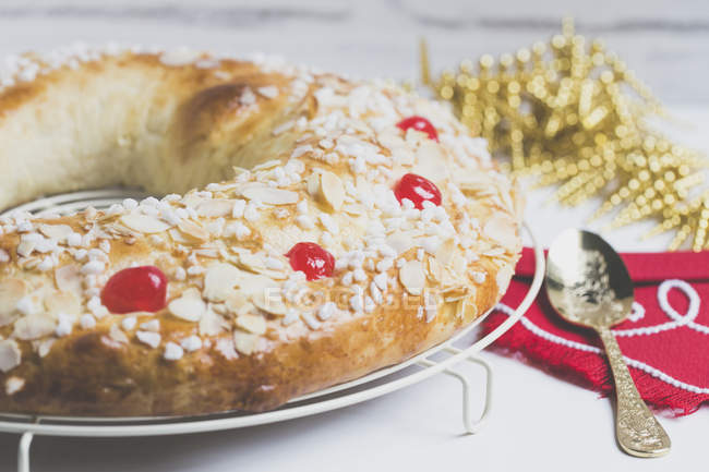 Vue rapprochée du gâteau des rois de Noël — Photo de stock