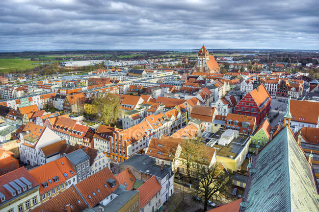 Vista aérea da paisagem urbana de Greifswald, Alemanha — Fotografia de Stock