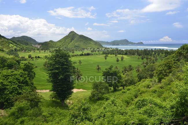 Vue panoramique sur la plage Torok aik belek, Lombok, West Nusa Tenggara, Indonésie — Photo de stock