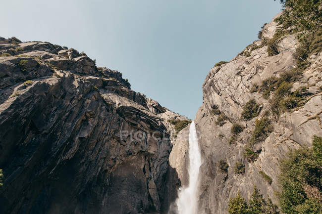 Malerischer Blick auf Wasserfall, Yosemite-Nationalpark, Kalifornien, Amerika, USA — Stockfoto