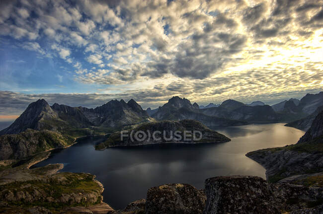 Beautiful mountainous landscape, natural scene — Stock Photo