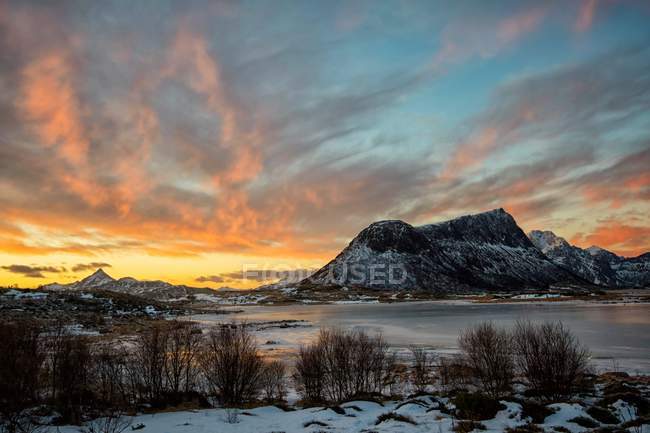 Scenic view of Mountain landscape, Lofoten, Nordland, Norway — Stock Photo