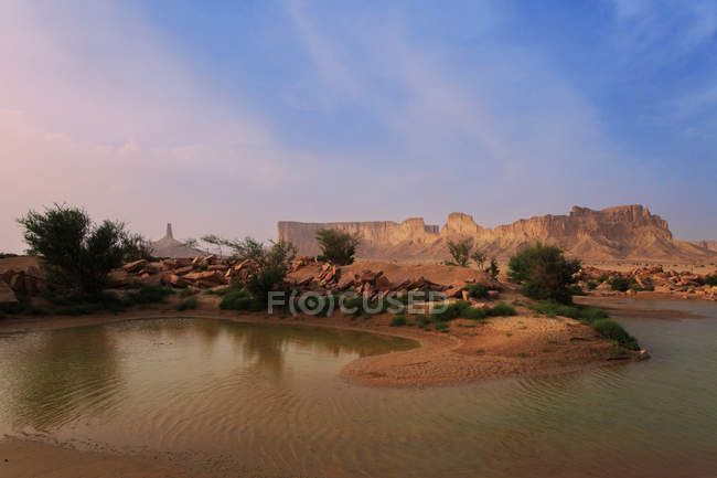 Vista panoramica del paesaggio desertico, Monti Tuwaiq, Riyadh, Arabia Saudita — Foto stock