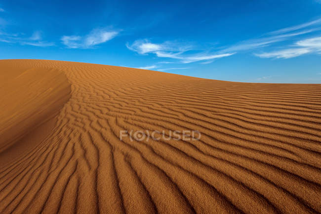 Primer plano de dunas de arena en el desierto, Arabia Saudita - foto de stock
