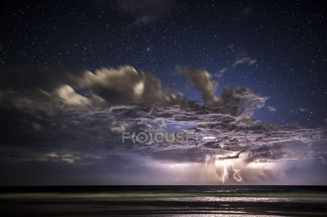 Vista panoramica di Thunderstorm in mare, Moreton Island, Queensland, Australia — Foto stock