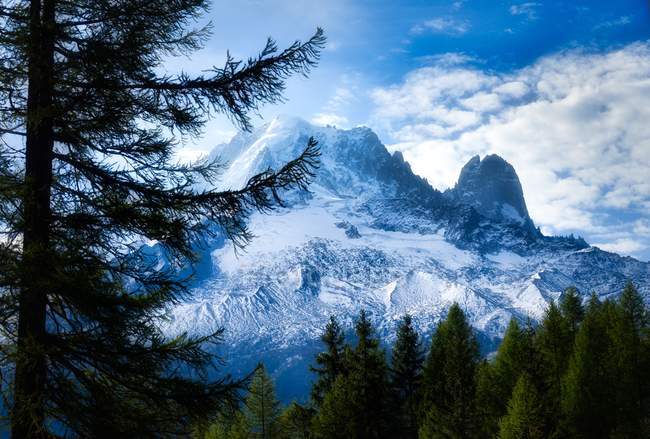Schneebedeckte Berggipfel, mont blanc, chamonix, franz — Stockfoto