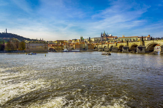 Cityscape and Vltava river, Praga, República Checa — Fotografia de Stock