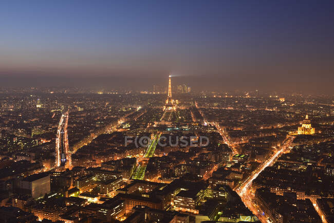 Skyline der Luftstadt kurz nach Sonnenuntergang, Paris, Frankreich — Stockfoto